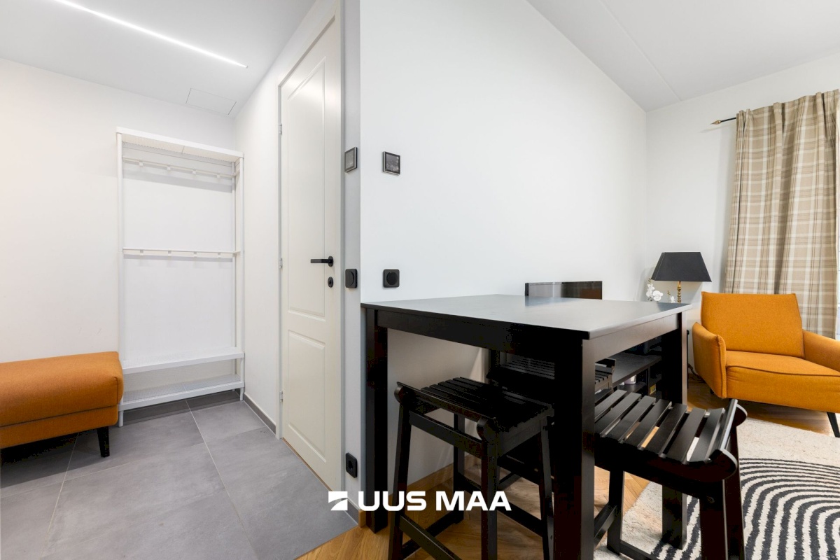 Tallinn, Kesklinna linnaosa, Uus Maailm, Toom-Kuninga tn 15