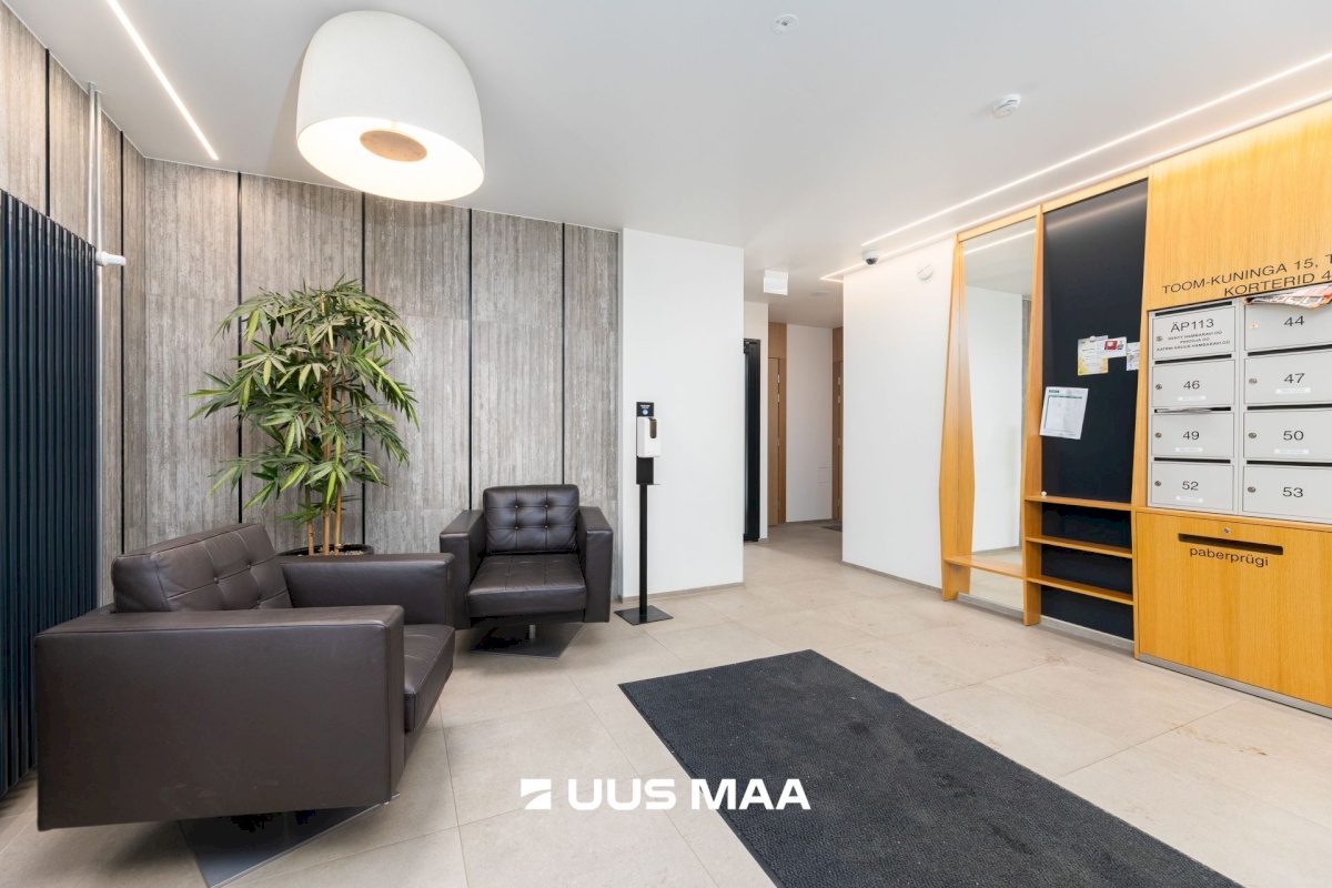 Tallinn, Kesklinna linnaosa, Uus Maailm, Toom-Kuninga tn 15