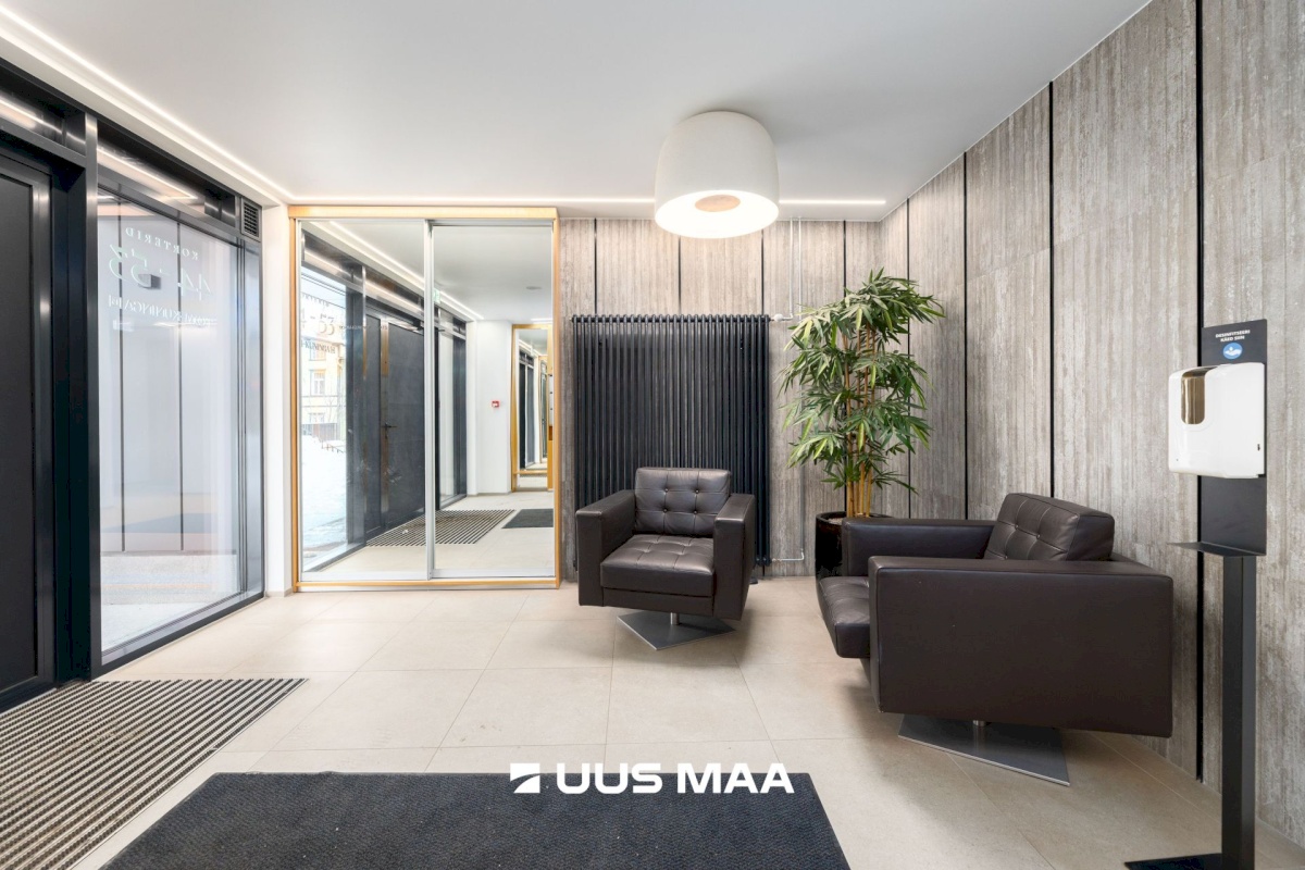 Tallinn, Kesklinna linnaosa, Uus Maailm, Toom-Kuninga tn 15