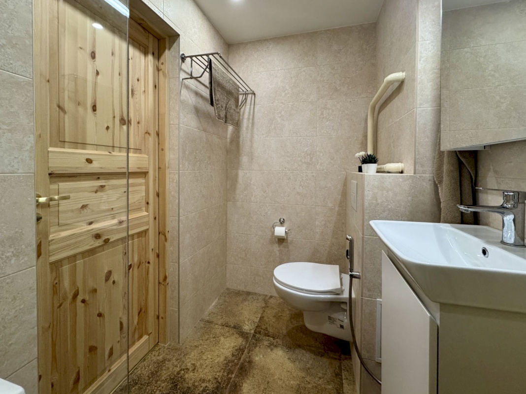 Tallinn, Mustamäe linnaosa, Mustamäe, Akadeemia 2