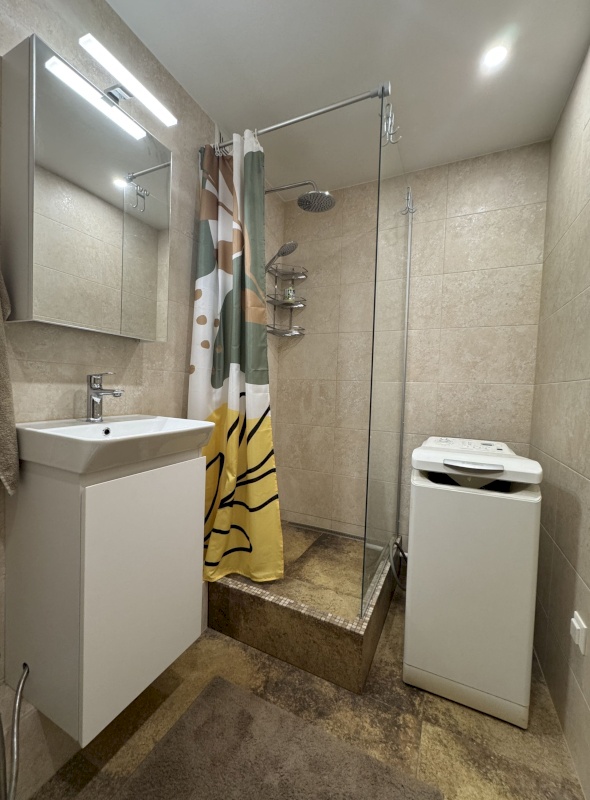 Tallinn, Mustamäe linnaosa, Mustamäe, Akadeemia 2