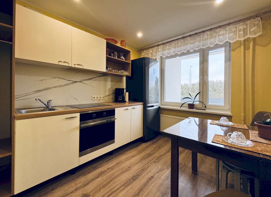 Tallinn, Mustamäe linnaosa, Mustamäe, Akadeemia 2