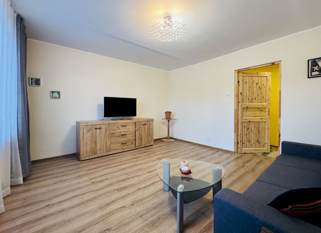 Tallinn, Mustamäe linnaosa, Mustamäe, Akadeemia 2