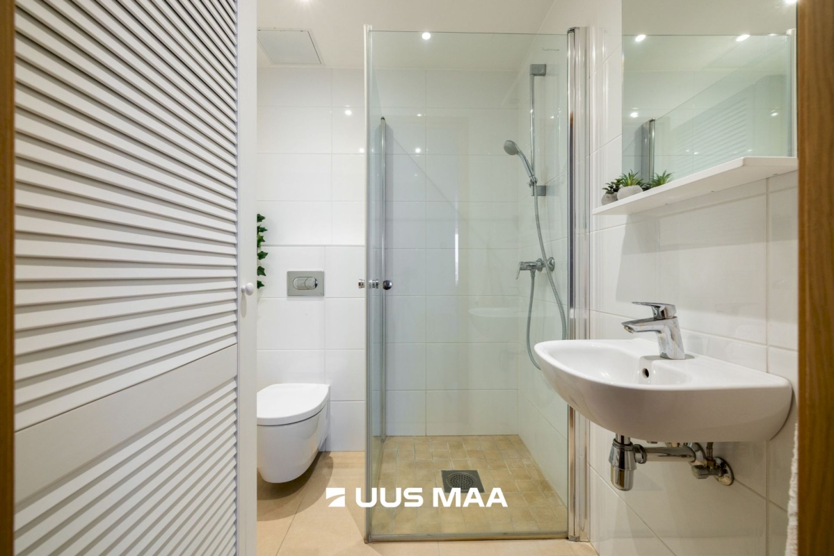 Tallinn, Mustamäe linnaosa, Kadaka, Kadaka pst 142/1