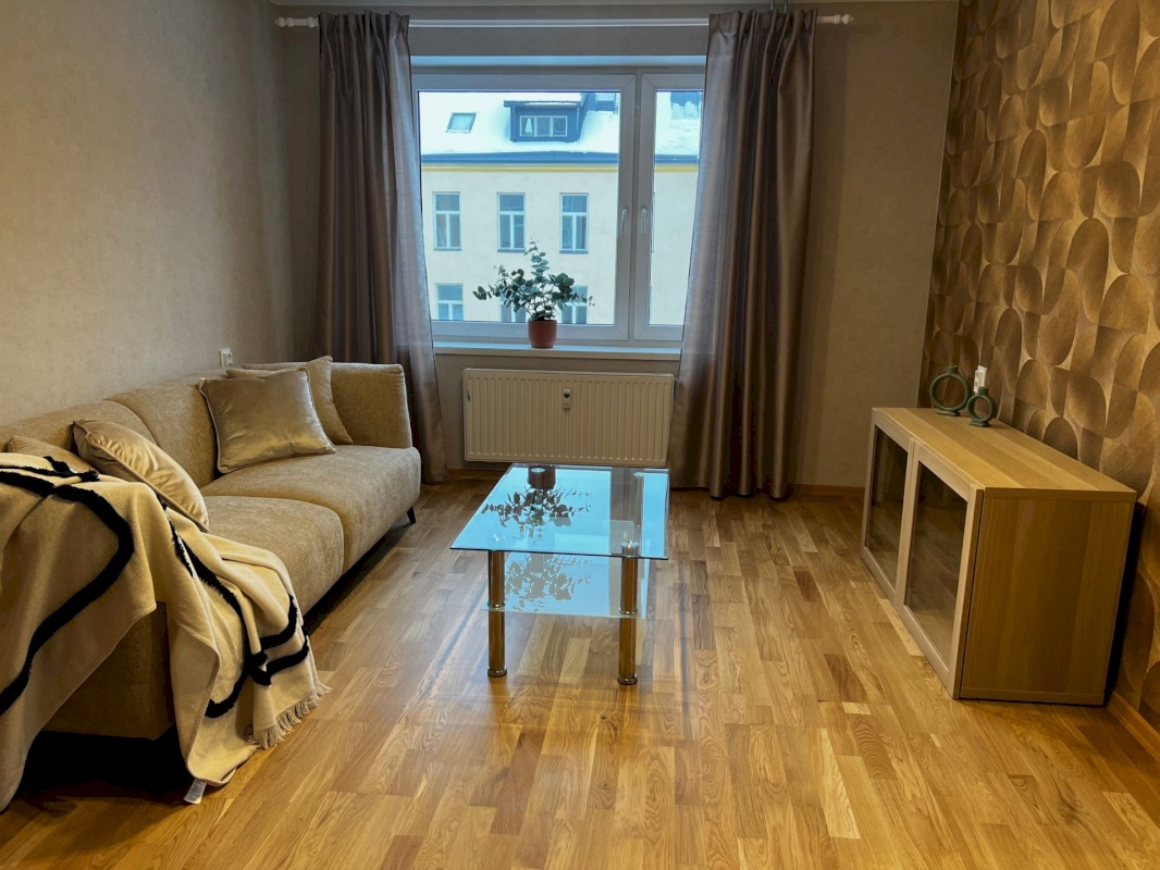 Tallinn, Kesklinna linnaosa, Raua, Narva mnt 38