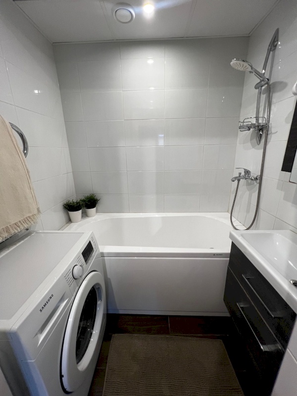 Tallinn, Kesklinna linnaosa, Raua, Narva mnt 38