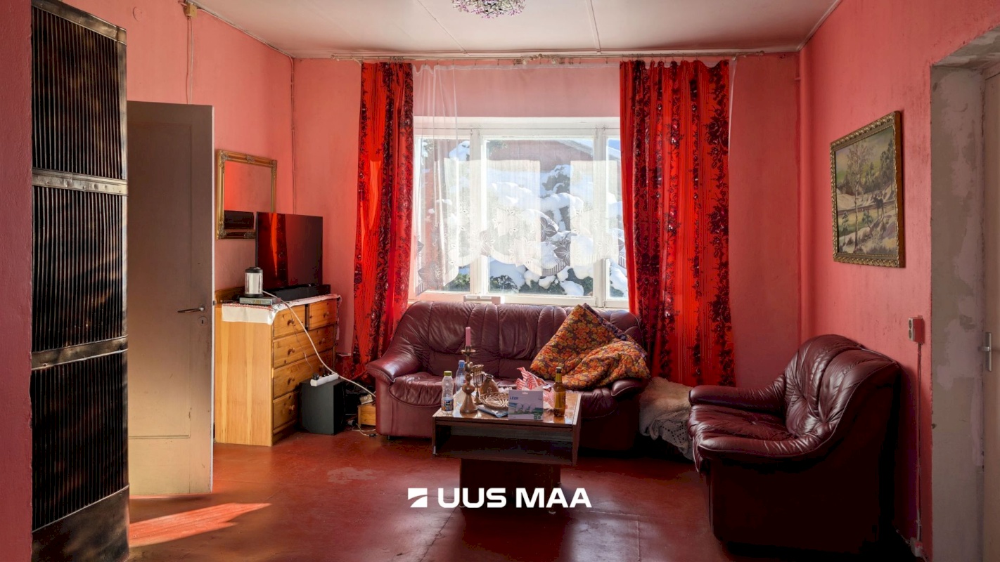 Põhja-Pärnumaa vald, Vändra alev, Pikk 33