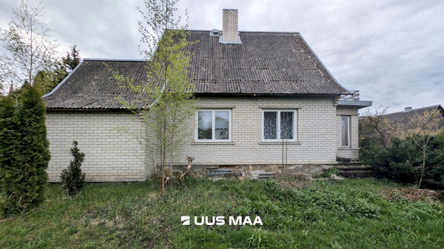 Põhja-Pärnumaa vald, Vändra alev, Pikk 33