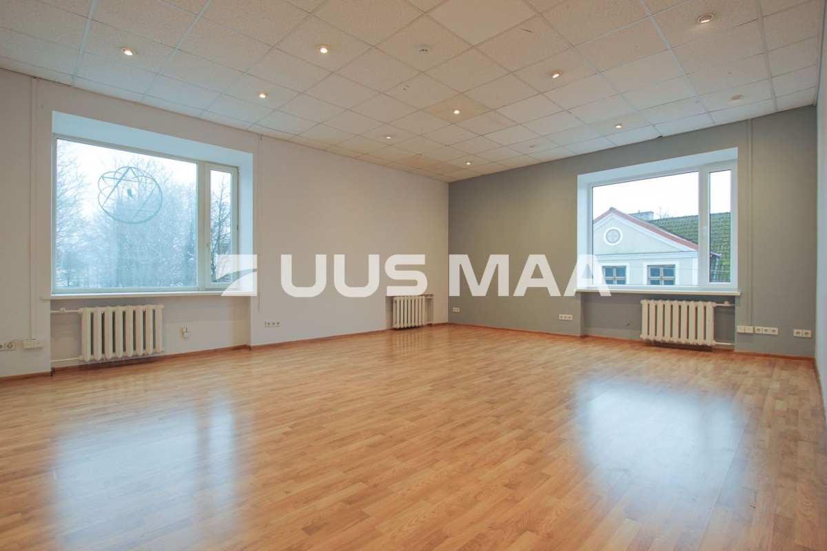 Pärnu linn, Pärnu linn, Kesklinn, Akadeemia 7