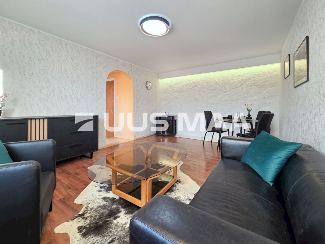 Tallinn, Kesklinna linnaosa, Pärnu mnt 30