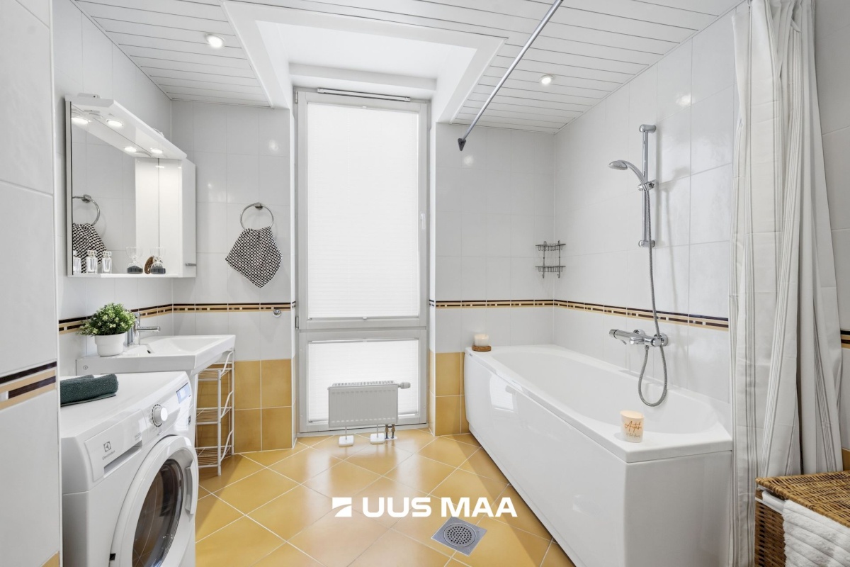 Tallinn, Kesklinna linnaosa, Kadriorg, Liivaoja 1D