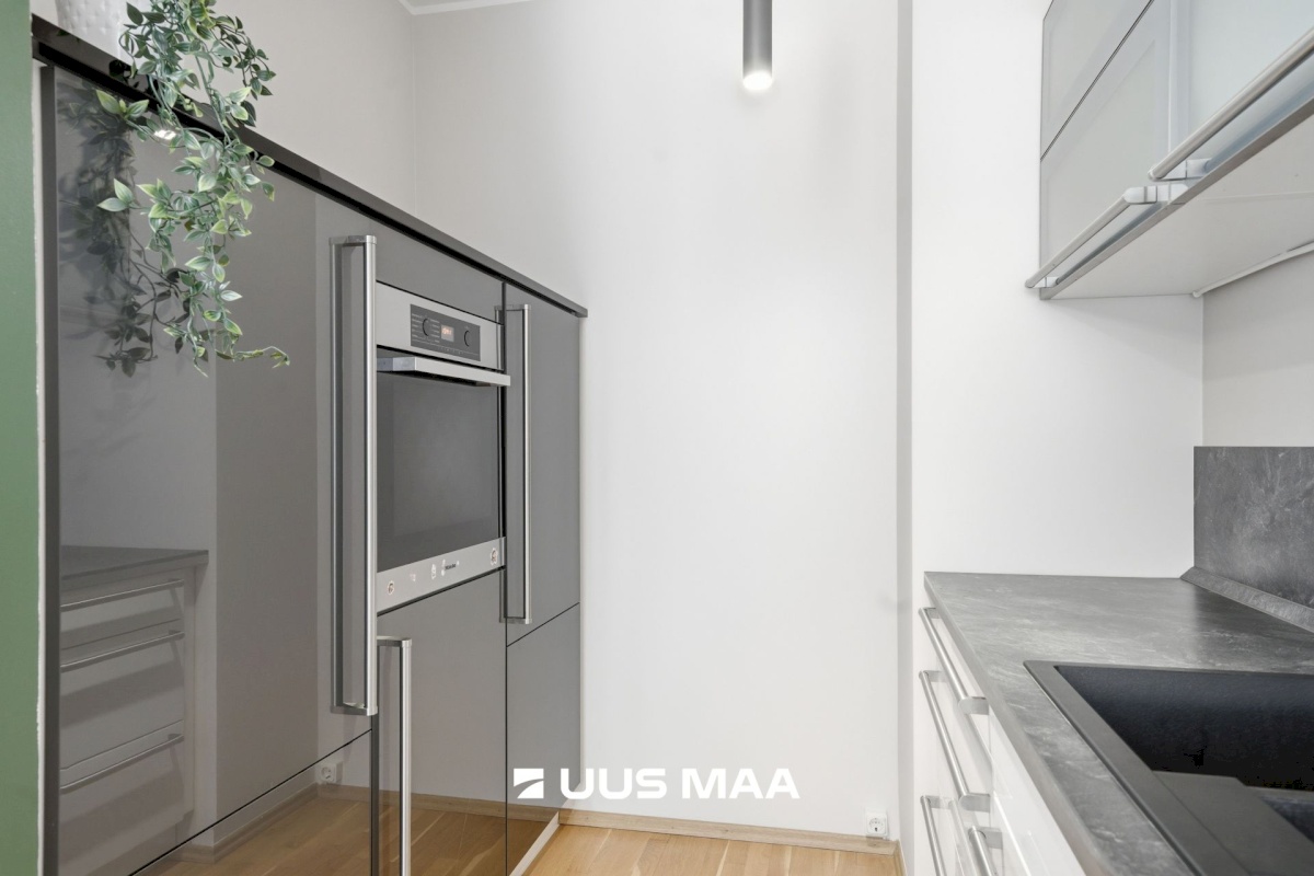 Tallinn, Kesklinna linnaosa, Kadriorg, Liivaoja 1D