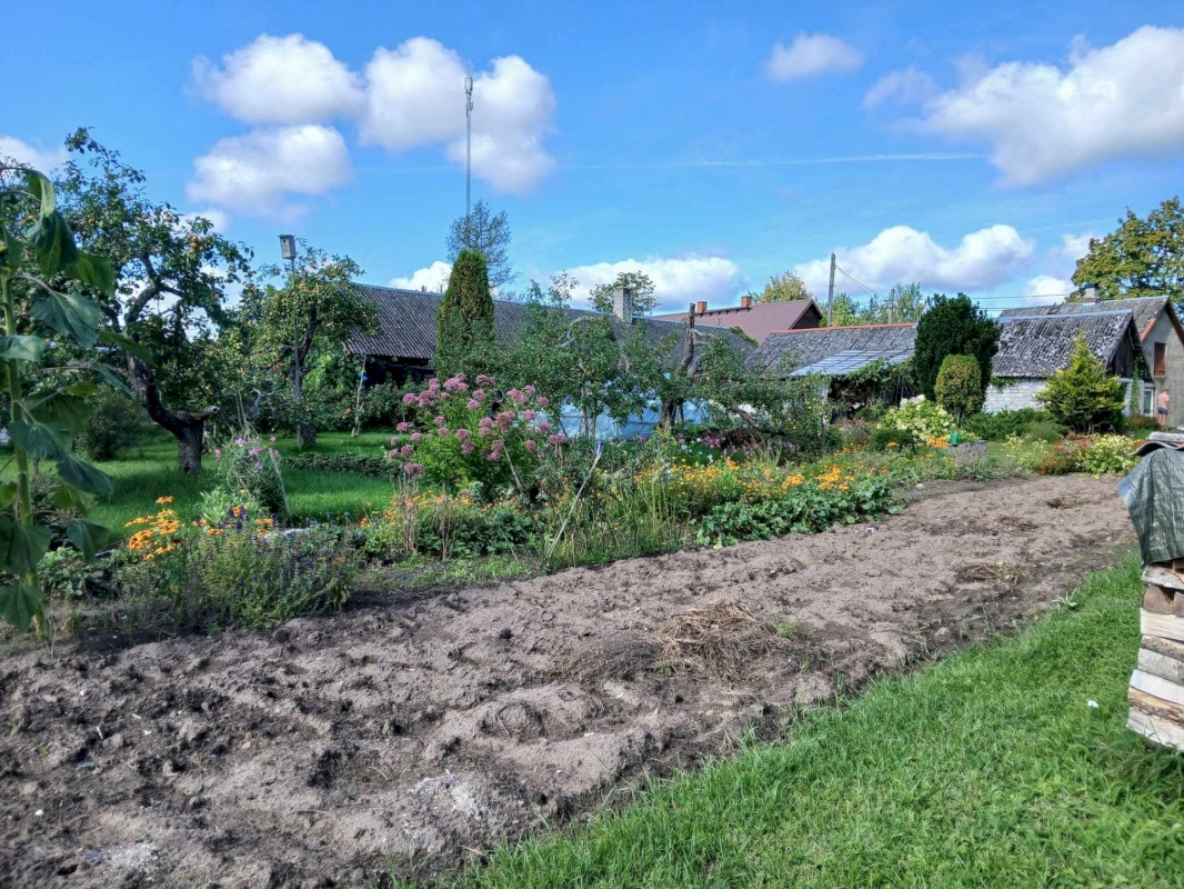 Saarde vald, Kilingi-Nõmme linn, Pärnu mnt 121