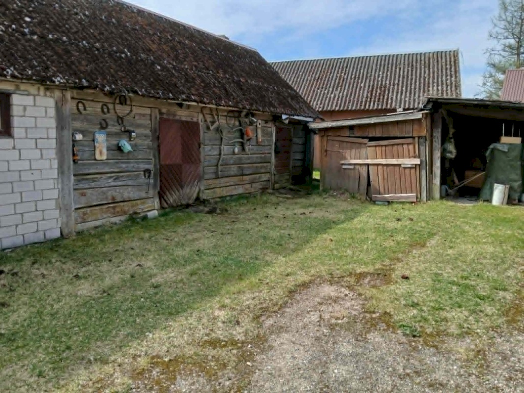Saarde vald, Kilingi-Nõmme linn, Pärnu mnt 121