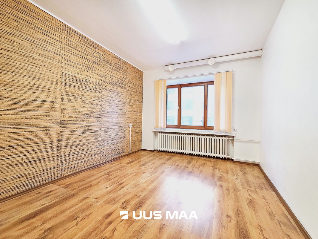 Tallinn, Kesklinna linnaosa, Pärnu mnt 30