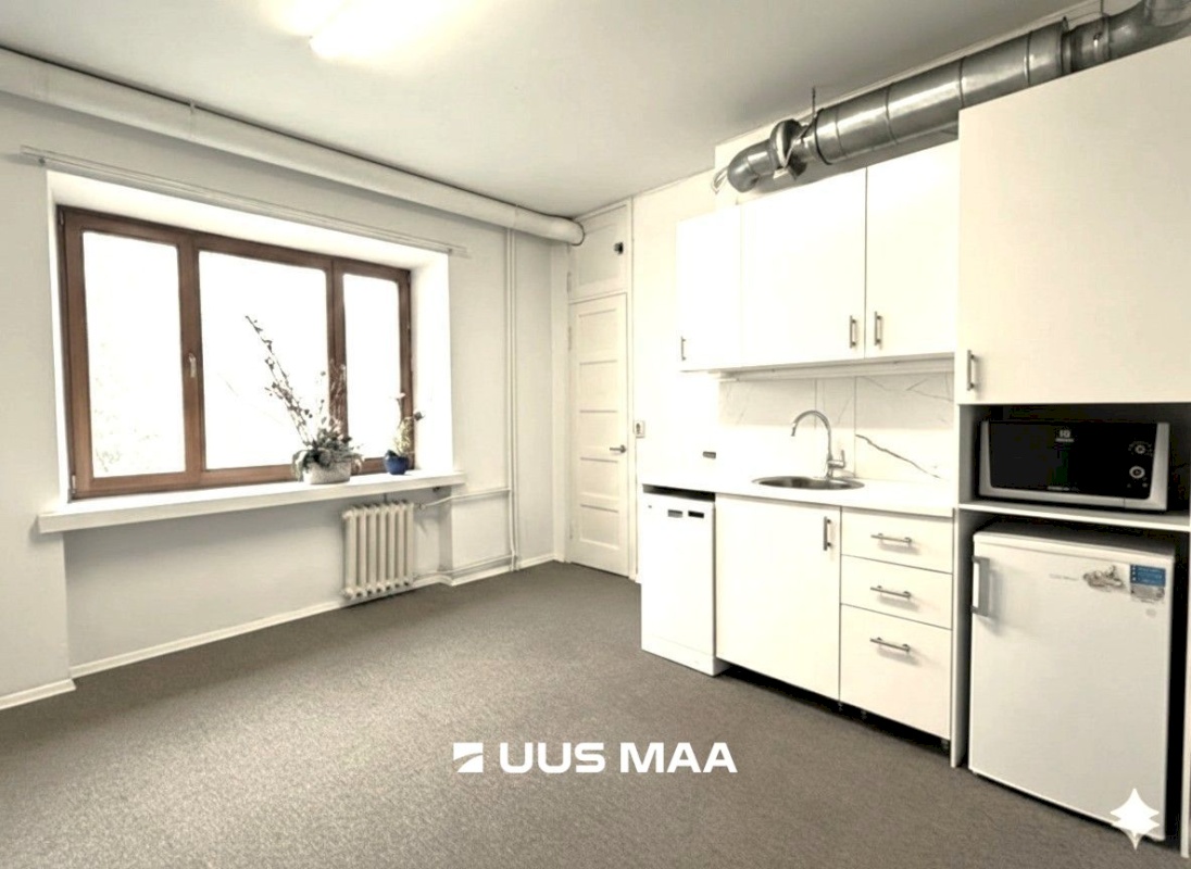 Tallinn, Kesklinna linnaosa, Pärnu mnt 30