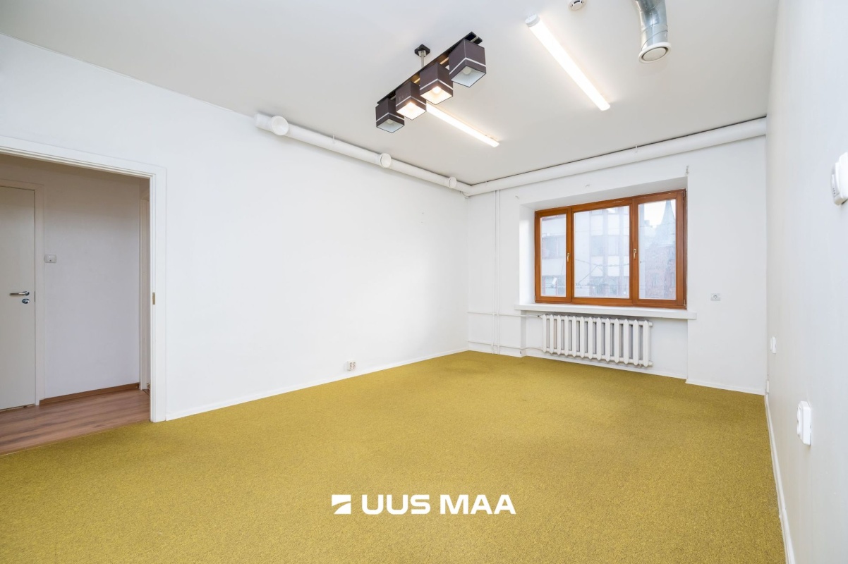 Tallinn, Kesklinna linnaosa, Pärnu mnt 30