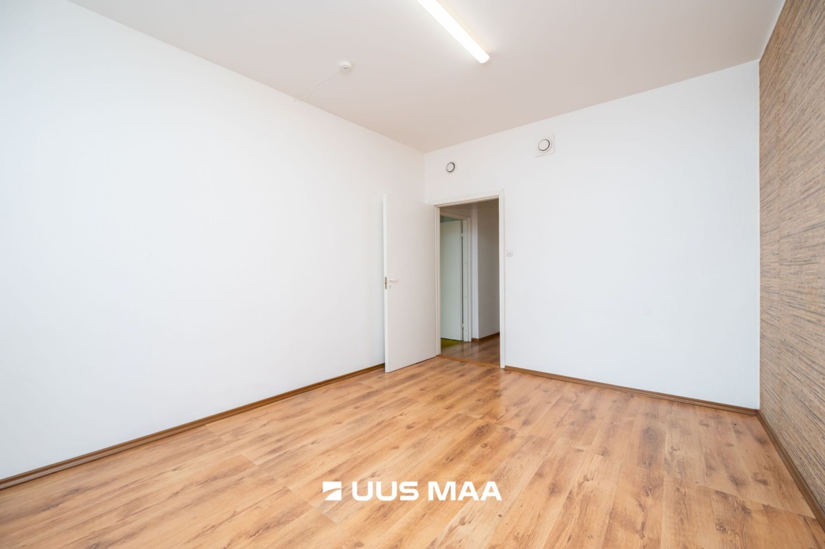 Tallinn, Kesklinna linnaosa, Pärnu mnt 30
