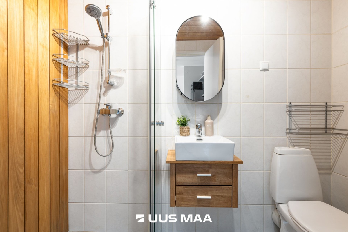 Tallinn, Mustamäe linnaosa, Kadaka, Kadaka pst 169b