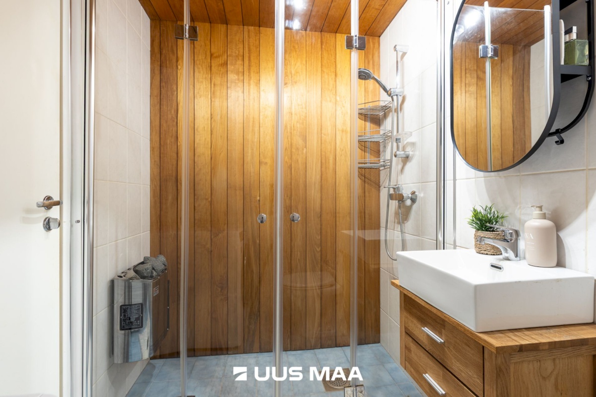 Tallinn, Mustamäe linnaosa, Kadaka, Kadaka pst 169b