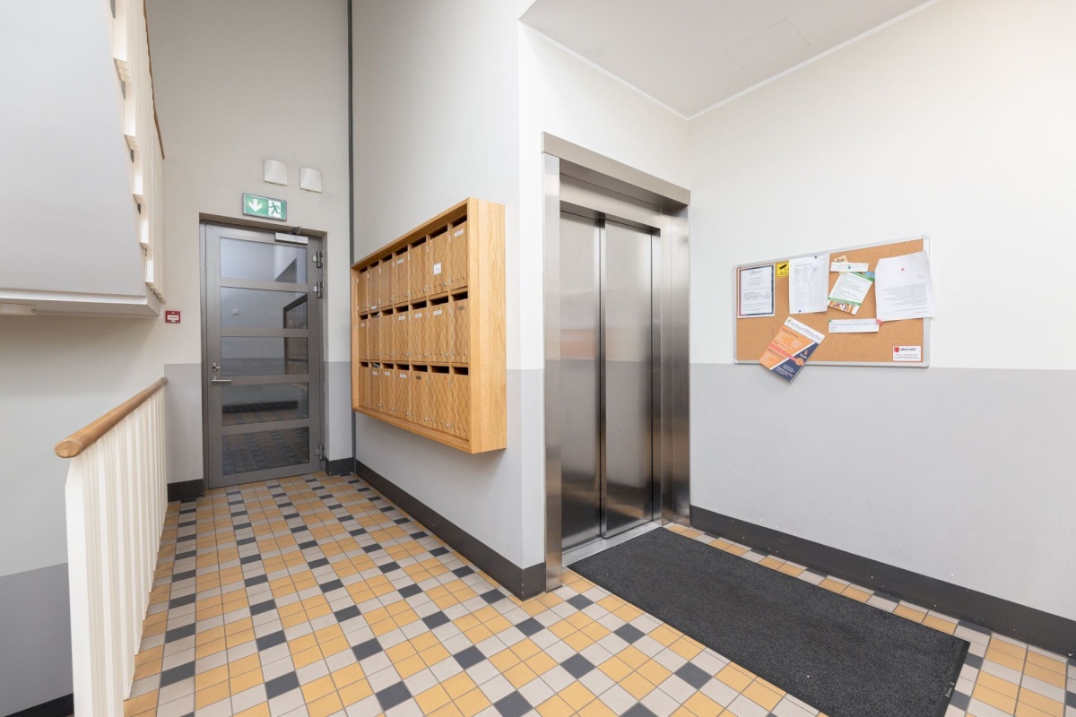 Tallinn, Kesklinna linnaosa, Torupilli, C. R. Jakobsoni 7