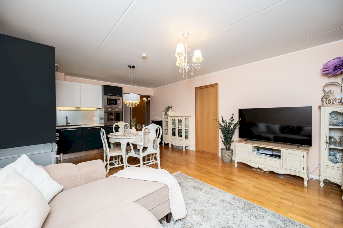 Tallinn, Lasnamäe linnaosa, Uuslinna 5