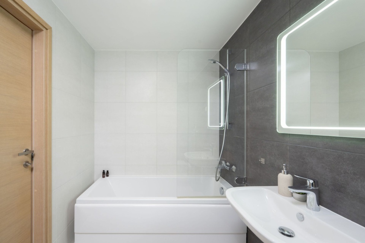 Tallinn, Kristiine linnaosa, Tondi, Sõjakooli 12