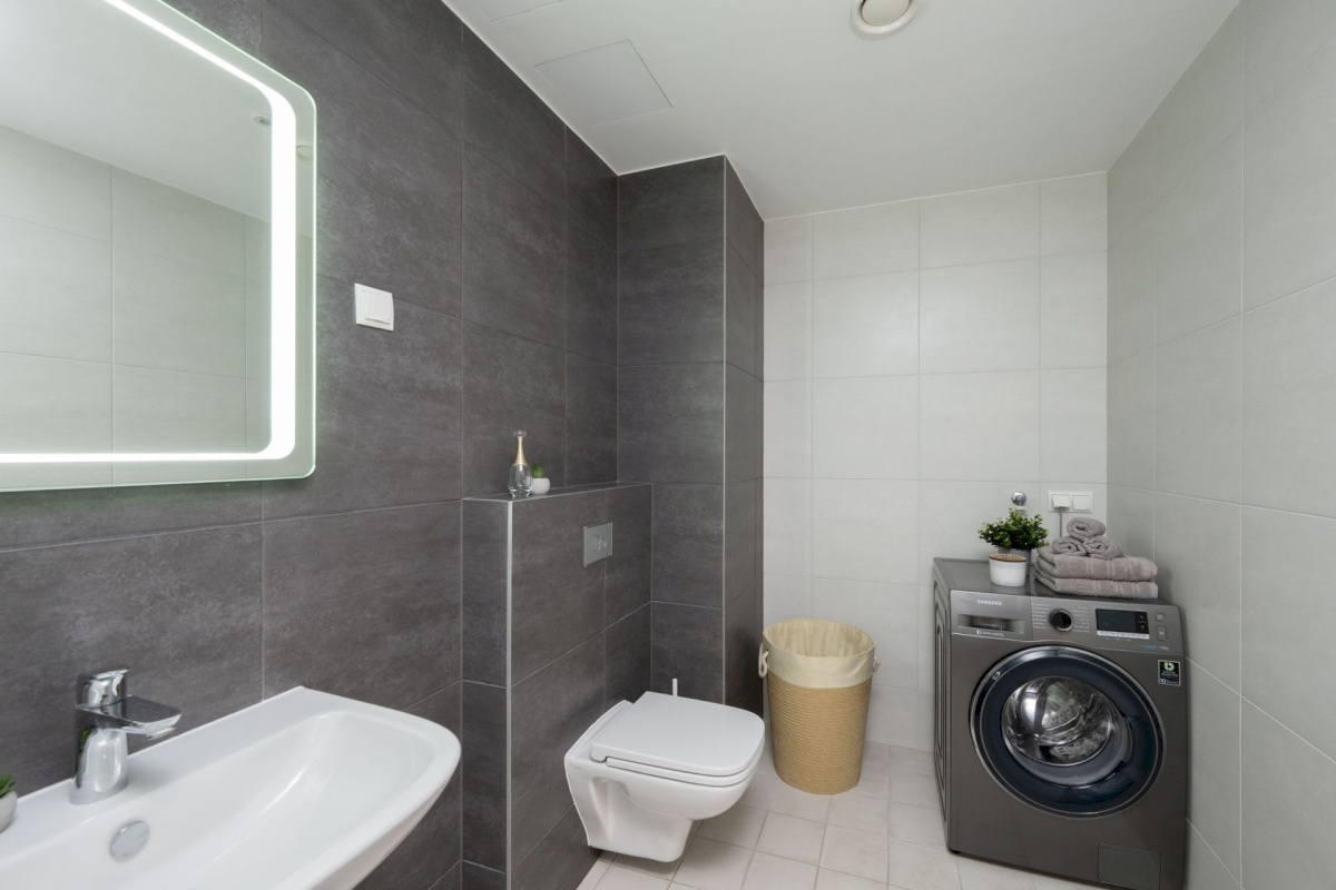 Tallinn, Kristiine linnaosa, Tondi, Sõjakooli 12