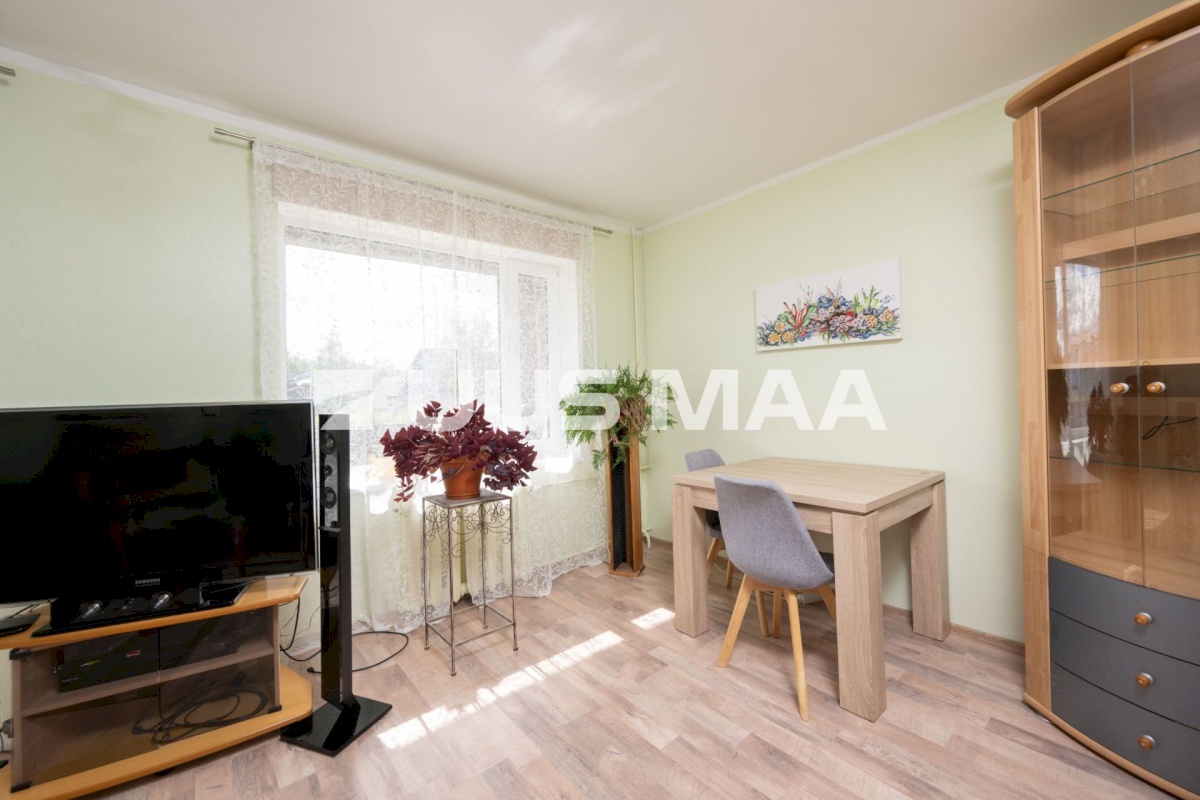 Hiiumaa vald, Kärdla linn, Heltermaa mnt 15