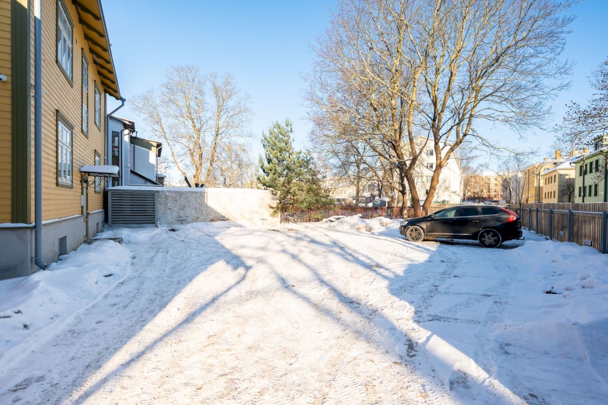 Tallinn, Kesklinna linnaosa, Uus Maailm, Luha 9