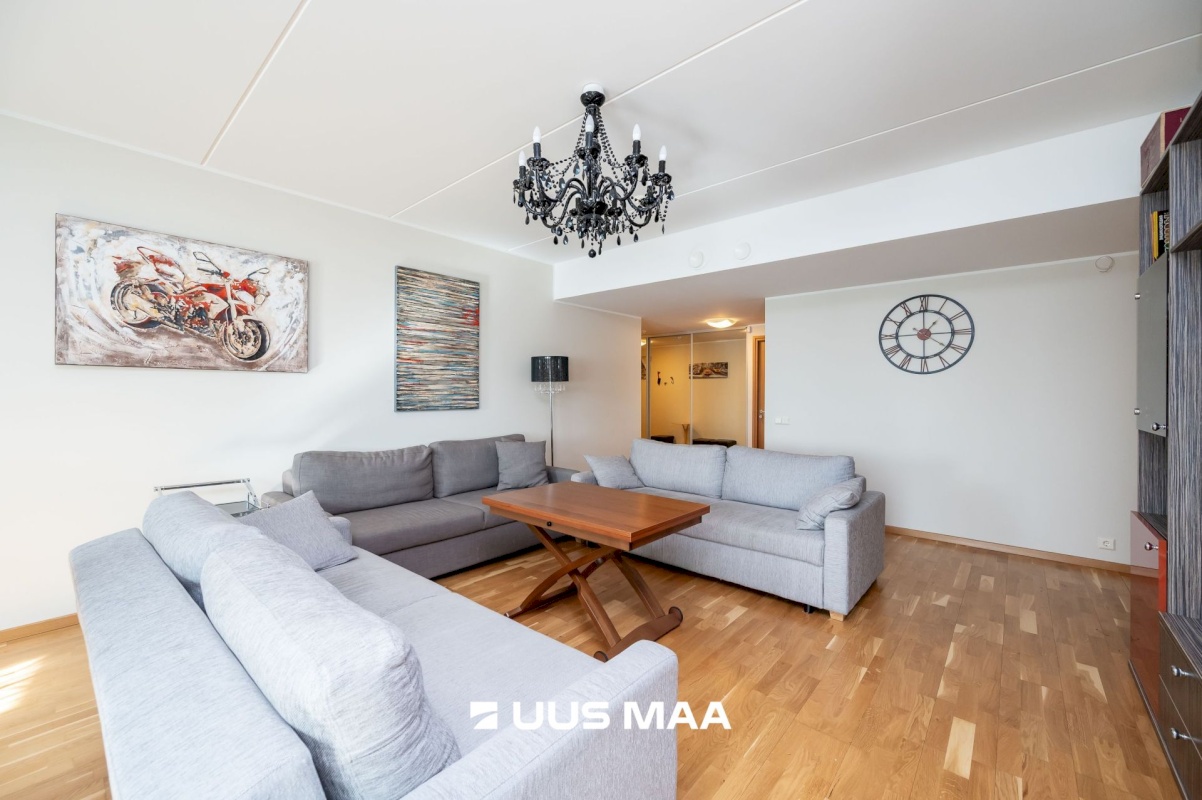 Tallinn, Kesklinna linnaosa, Hobujaama 10