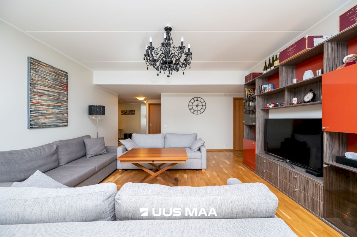 Tallinn, Kesklinna linnaosa, Hobujaama 10