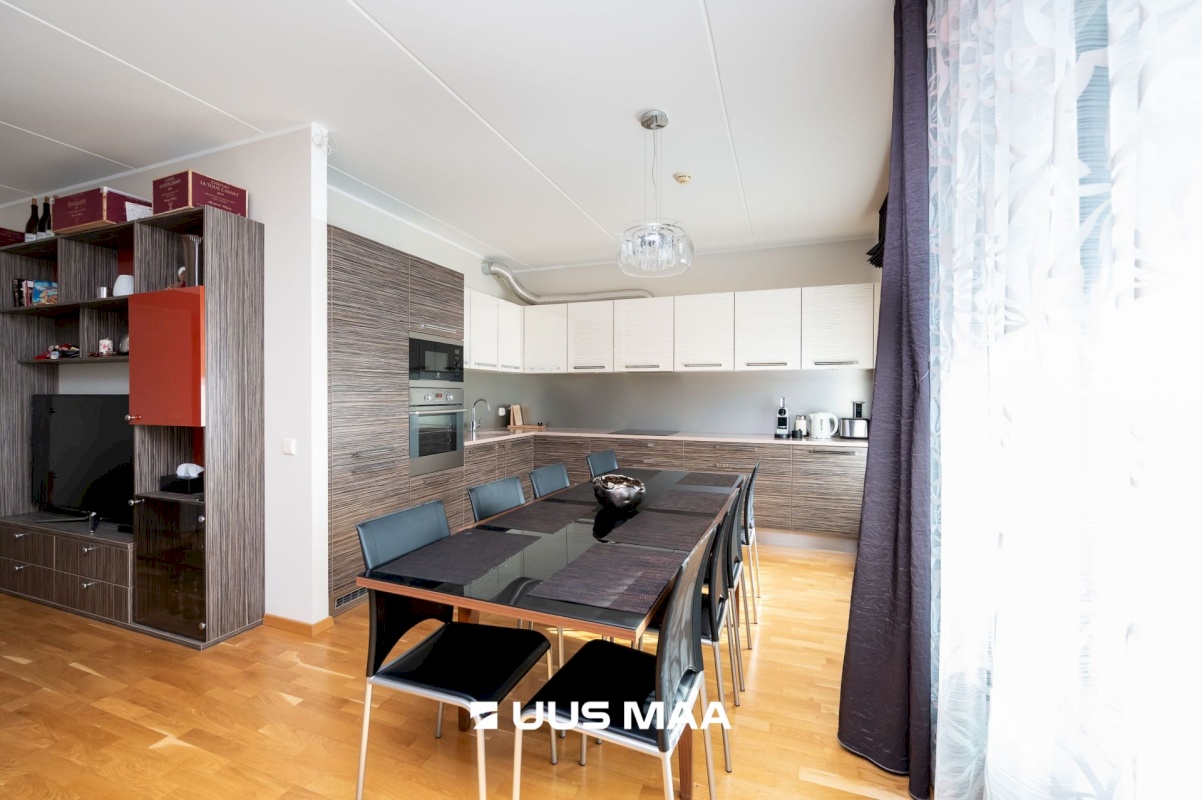 Tallinn, Kesklinna linnaosa, Hobujaama 10