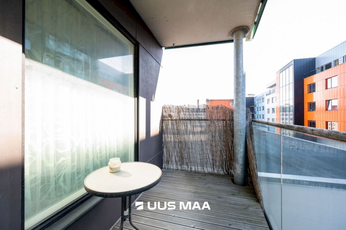 Tallinn, Kesklinna linnaosa, Hobujaama 10