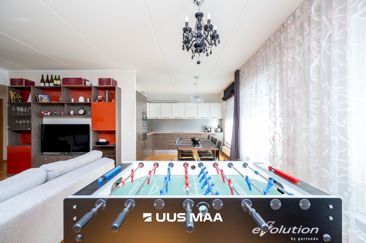 Tallinn, Kesklinna linnaosa, Hobujaama 10