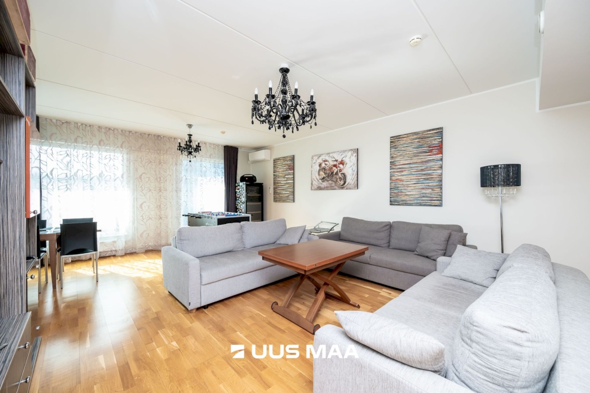 Tallinn, Kesklinna linnaosa, Hobujaama 10