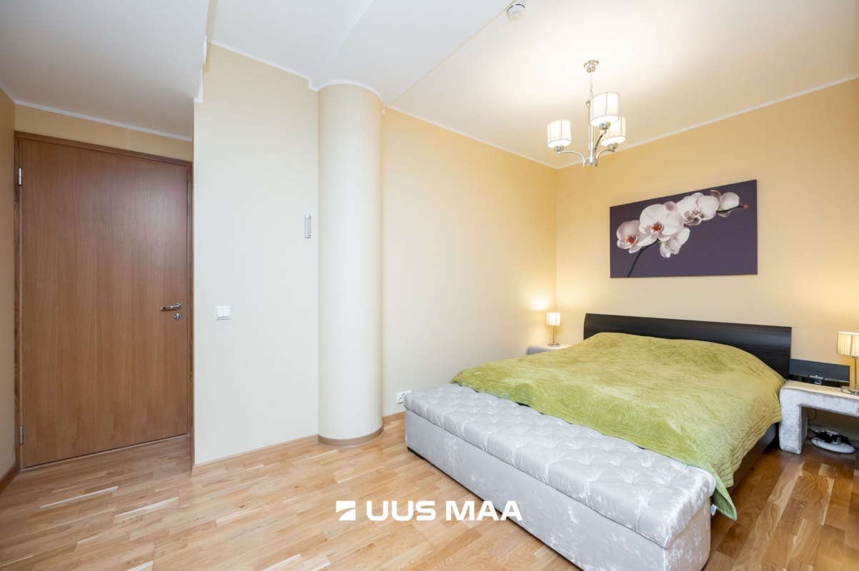 Tallinn, Kesklinna linnaosa, Hobujaama 10