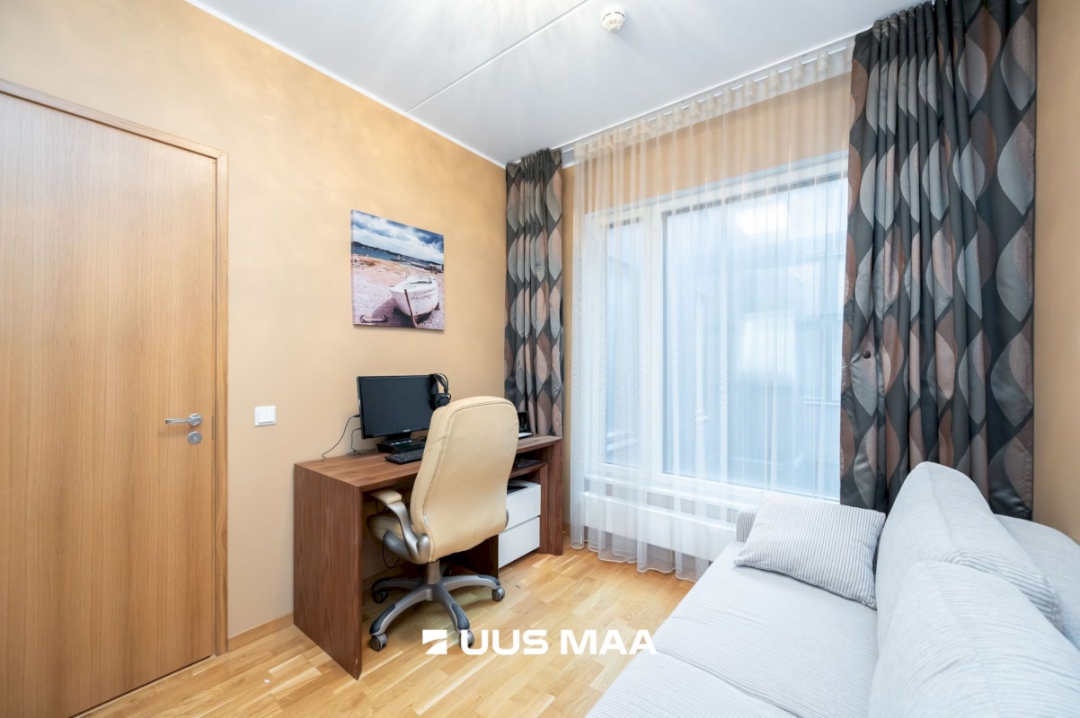 Tallinn, Kesklinna linnaosa, Hobujaama 10