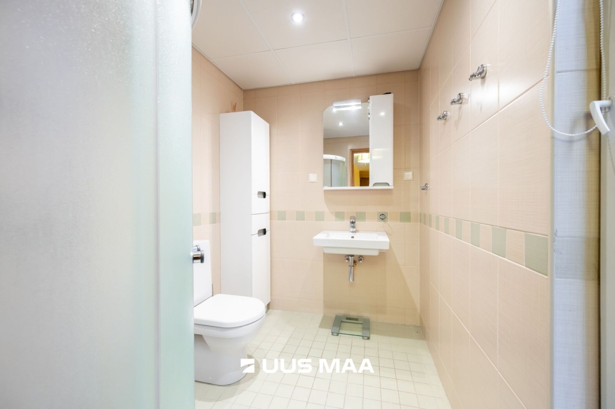 Tallinn, Kesklinna linnaosa, Hobujaama 10