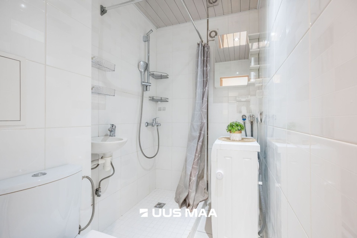 Tallinn, Mustamäe linnaosa, Akadeemia tee 6