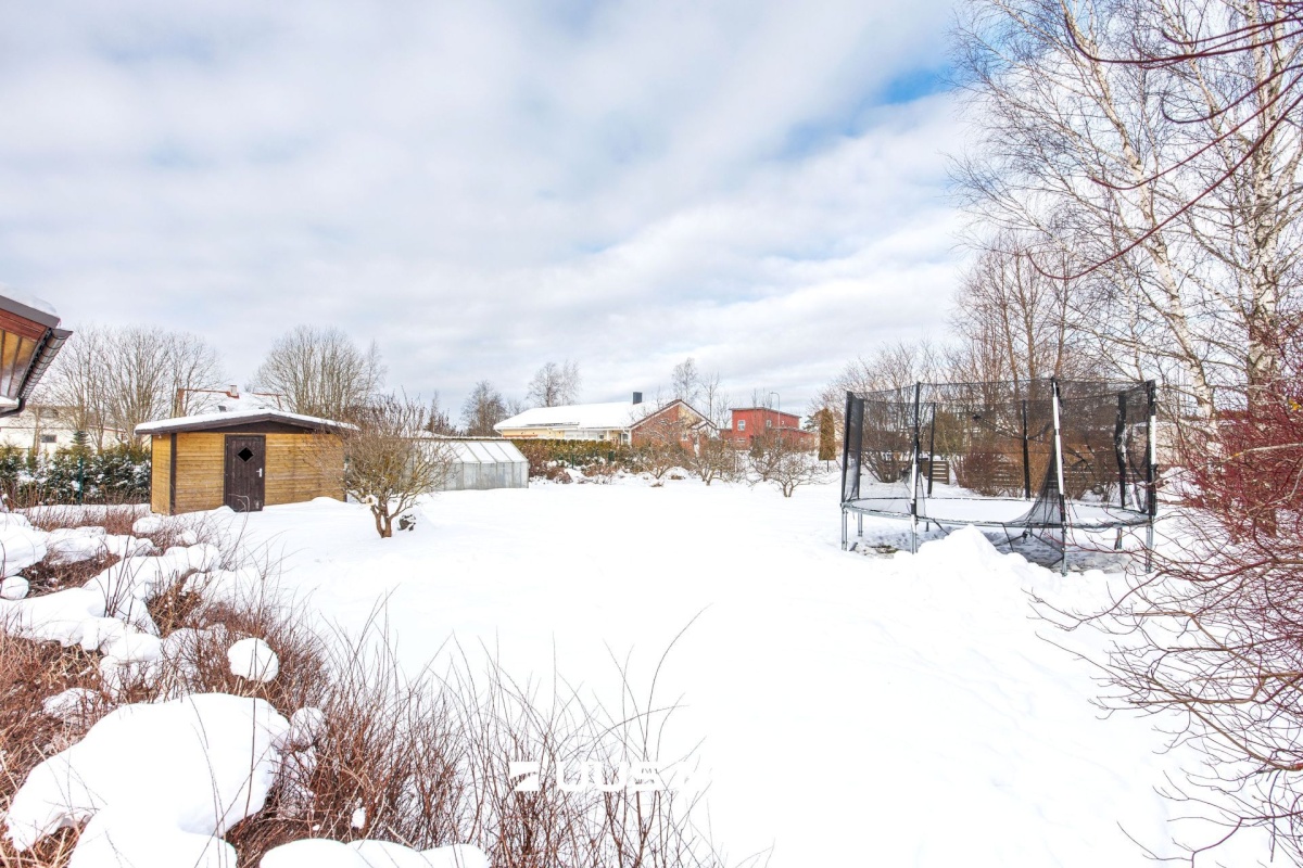 Rae vald, Rae küla, Roosipõõsa tee 7