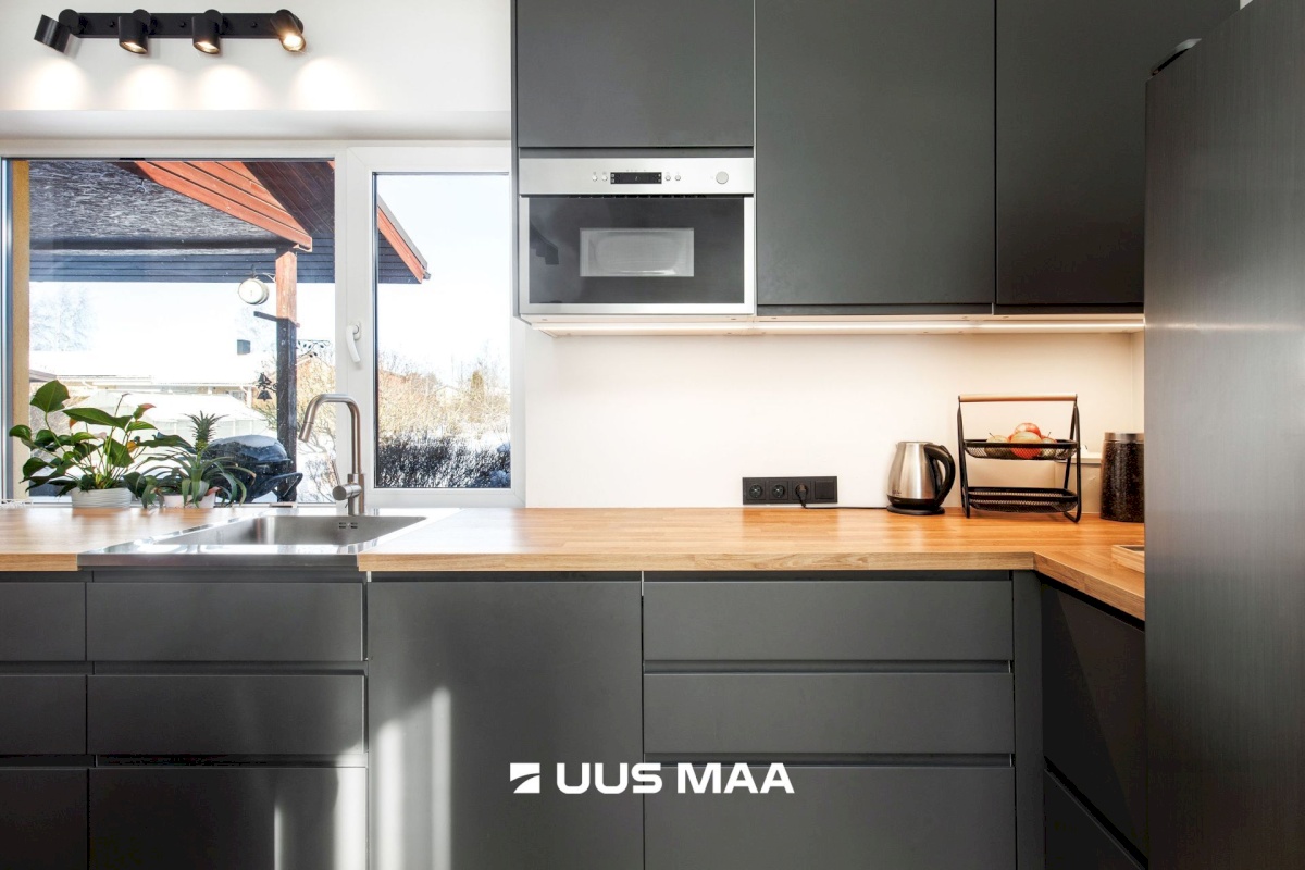 Rae vald, Rae küla, Roosipõõsa tee 7