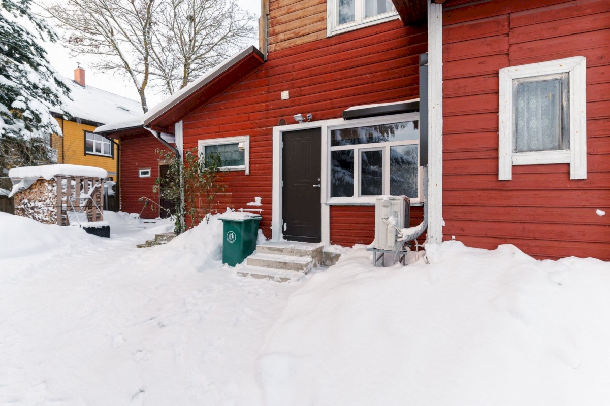 Rakvere linn, Aia tn 11