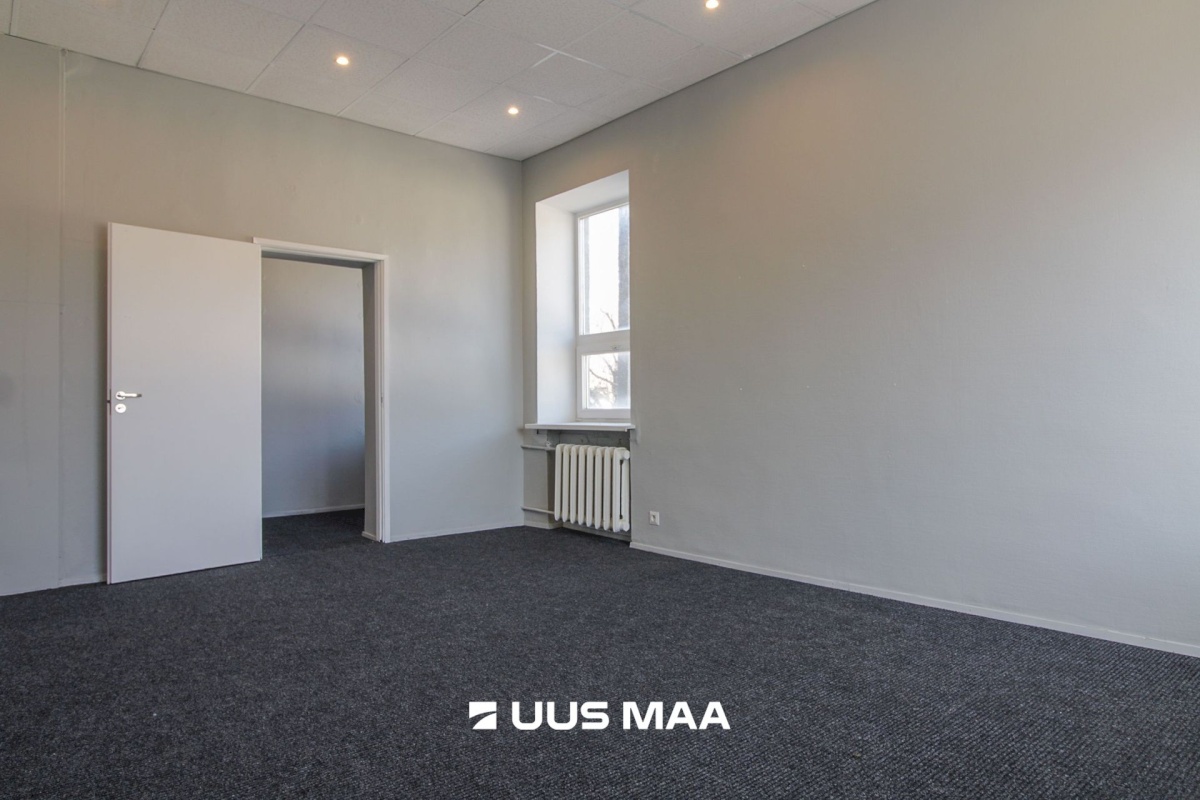 Pärnu linn, Pärnu linn, Kesklinn, Akadeemia tn 7