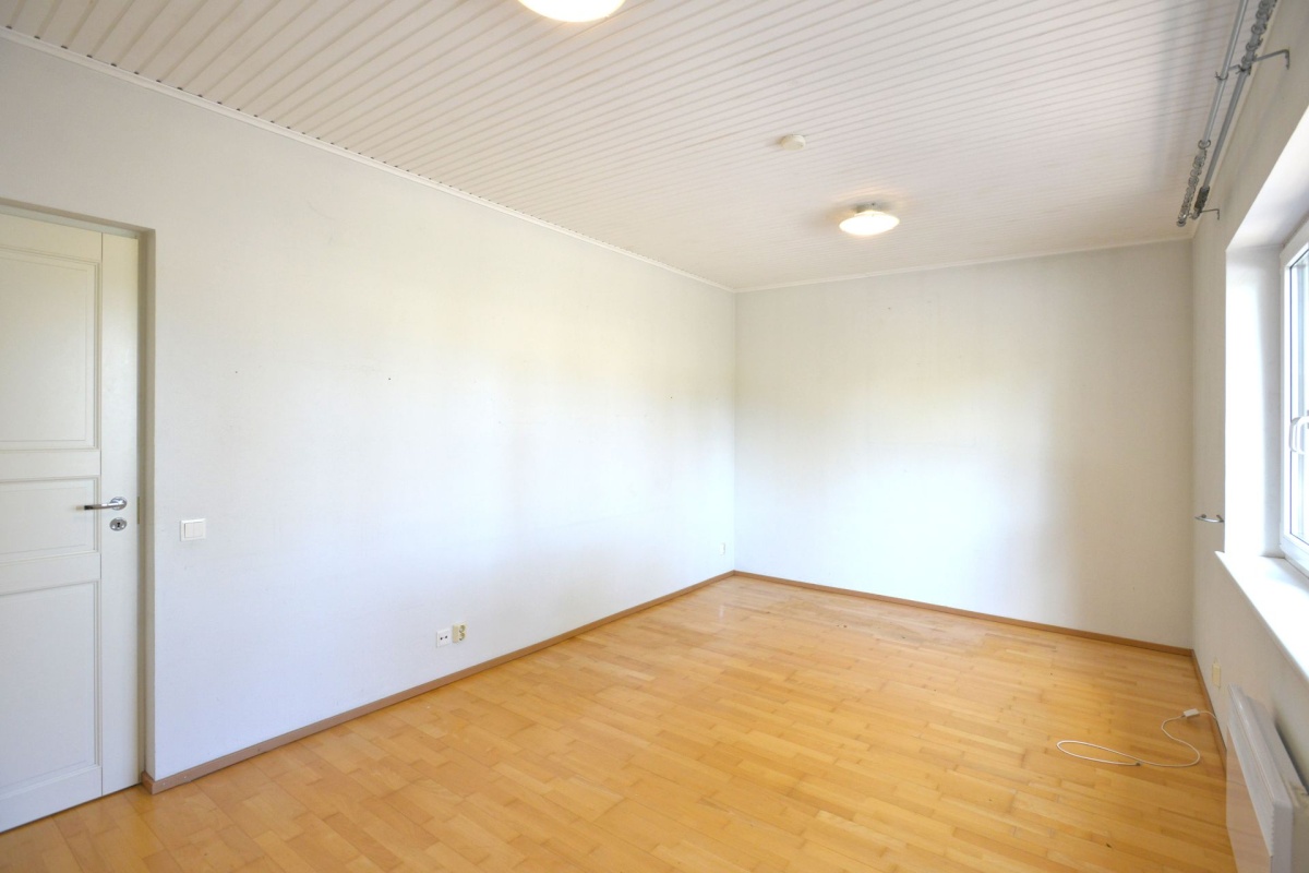 Pärnu linn, Pärnu linn, Rannarajoon, Aia tn 15A