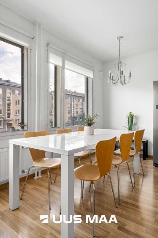 Tallinn, Kesklinna linnaosa, Pärnu mnt 110