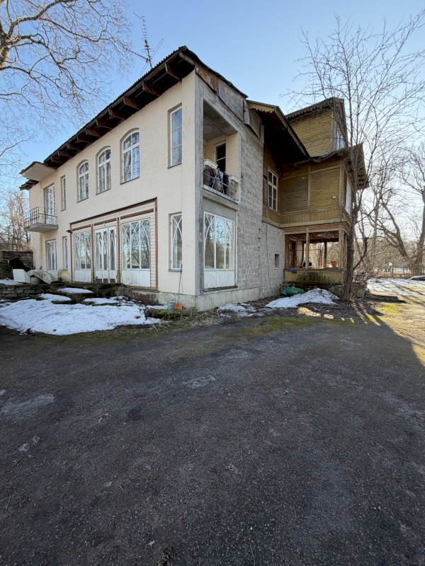 Tallinn, Kesklinna linnaosa, Kadriorg, Narva mnt 100