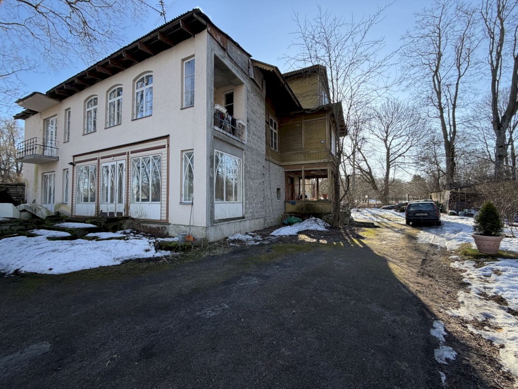 Tallinn, Kesklinna linnaosa, Kadriorg, Narva mnt 100