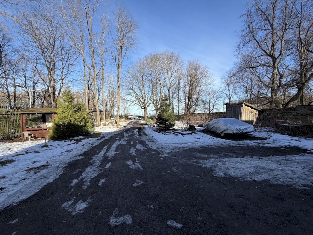 Tallinn, Kesklinna linnaosa, Kadriorg, Narva mnt 100