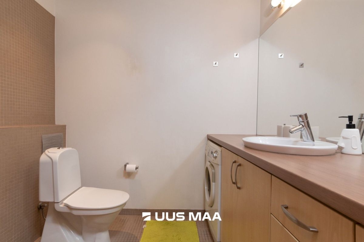 Tallinn, Kesklinna linnaosa, Kompassi, Pronksi 4